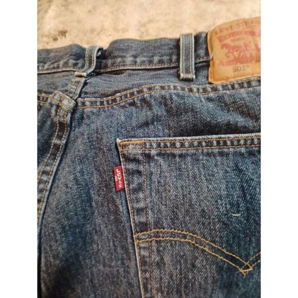 Levi's 501 Button Fly Light Acid Wash Straight Leg Denim 38 29 - Picture 5 of 7